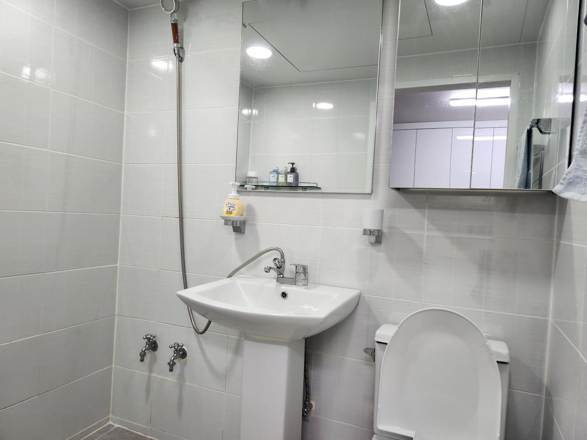 Brand New 2 Bedroom Apartment #6 서울특별시 외부 사진